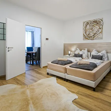 Auszeit Steiraland 5 Mit Ueberdachter Terrasse, Privaten Garten Und Parkplatz * Леобен