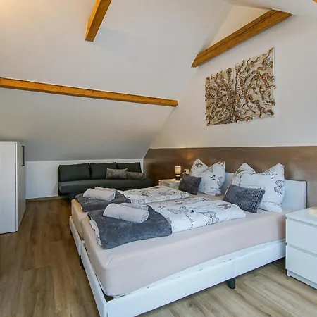 Auszeit Steiraland 5 Mit Ueberdachter Terrasse, Privaten Garten Und Parkplatz Апартаменты *