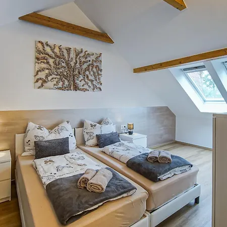 Auszeit Steiraland 5 Mit Ueberdachter Terrasse, Privaten Garten Und Parkplatz *