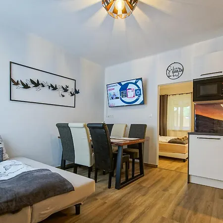 Appartement Auszeit Steiraland 5 Mit Ueberdachter Terrasse, Privaten Garten Und Parkplatz