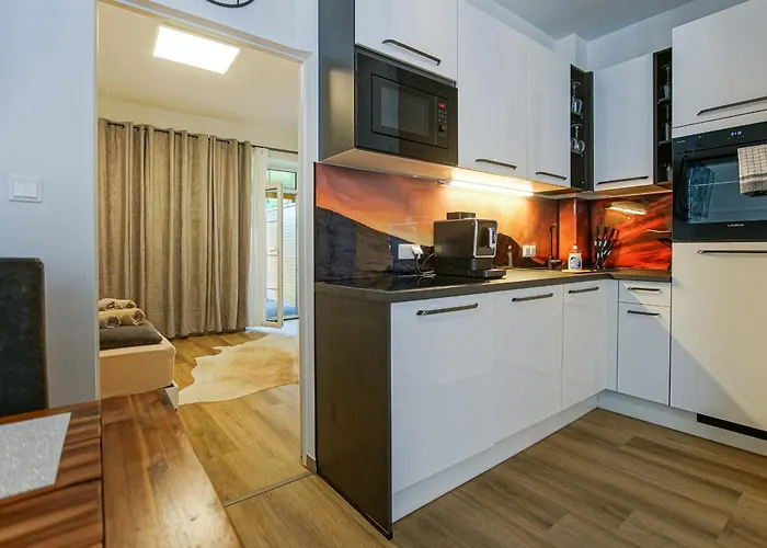 Apartamento Auszeit Steiraland 5 Mit Ueberdachter Terrasse, Privaten Garten Und Parkplatz *