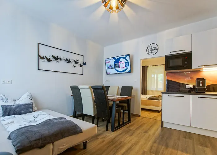 Apartamento Auszeit Steiraland 5 Mit Ueberdachter Terrasse, Privaten Garten Und Parkplatz