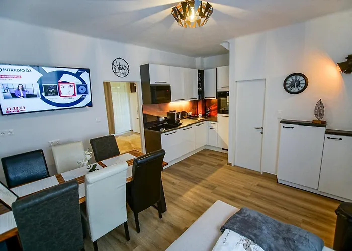 Auszeit Steiraland 5 Mit Ueberdachter Terrasse, Privaten Garten Und Parkplatz Apartamento Leoben (Styria)